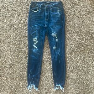 Judy blue size 5/27 skinny jeans, like new, only worn once.